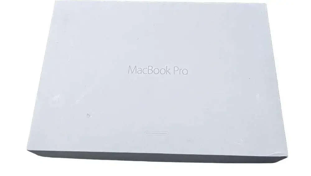 Apple MacBook Pro 15-inch Mid 2015 Refurbished Box and Accessories (Model A1398)